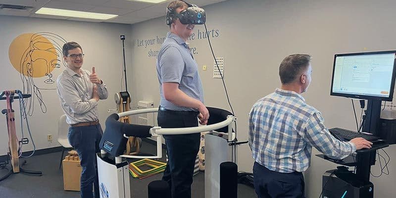 A man on motion vr for treatment